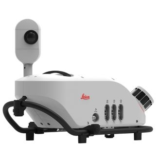 Vue avant du Leica Pegasus TRK300, illustrant la conception légère et adaptable, pour une cartographie efficace à longue portée et une utilisation ne nécessitant qu’un seul opérateur.